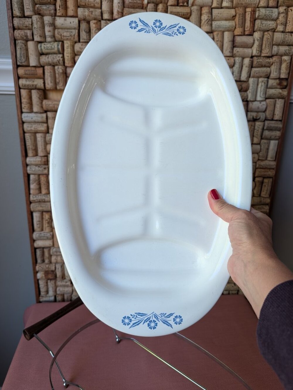 Meat Platter w/ MCM Metal & Wood Serving Base | CorningWare P‑19 Blue Cornflower - Picture 5 of 12